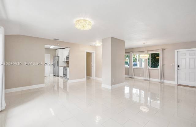 1146 NE 17th Ter