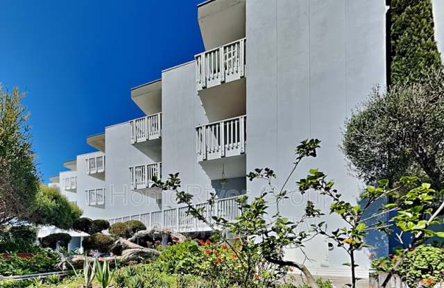 640 The Vlg - 640 The Village, Redondo Beach, CA 90277