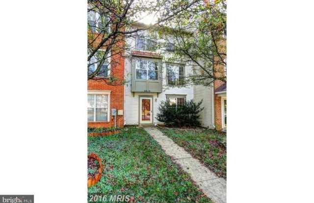 2213 COMMISSARY CIRCLE