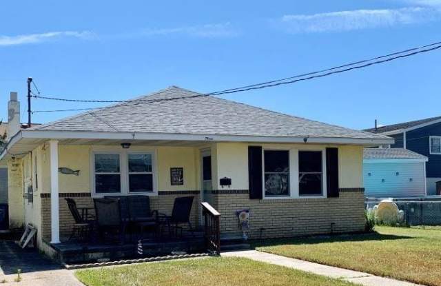 3 Girard Pl