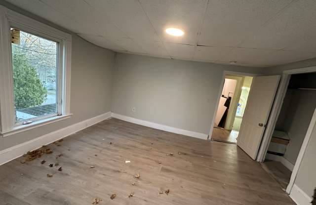 8 Webster Avenue - 6