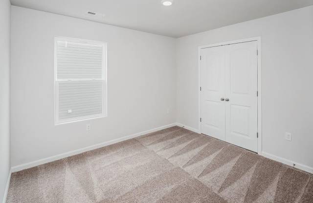 Room in 4 Bedroom Home at Hawley St