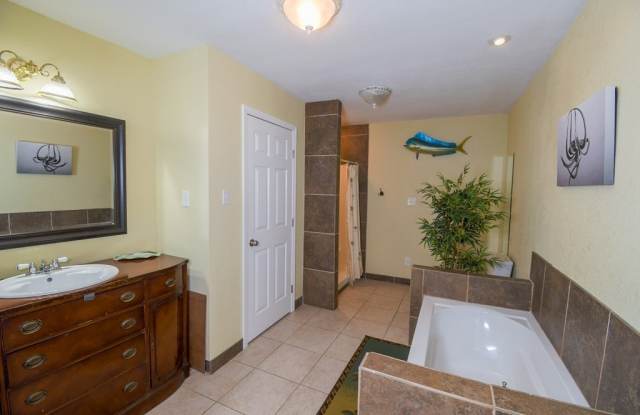 80 Grand Central Avenue