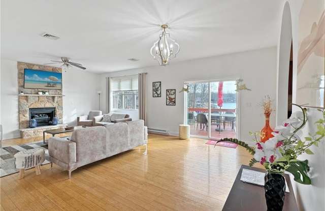 2513 Waterfront Drive