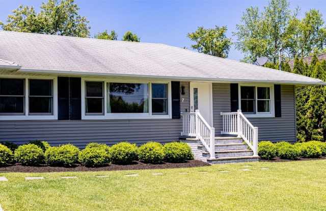 7 Ridge Dr