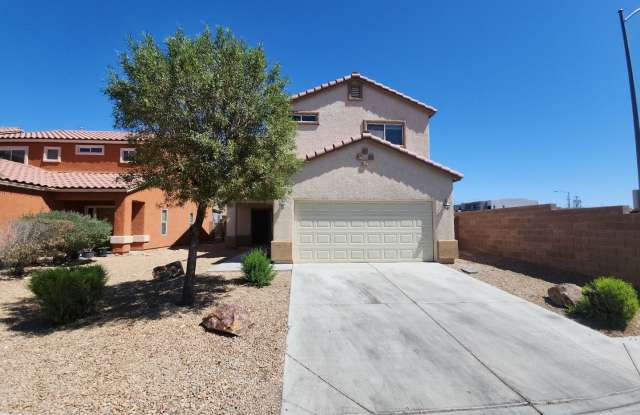Beautiful detached home with fully fenced back yard.