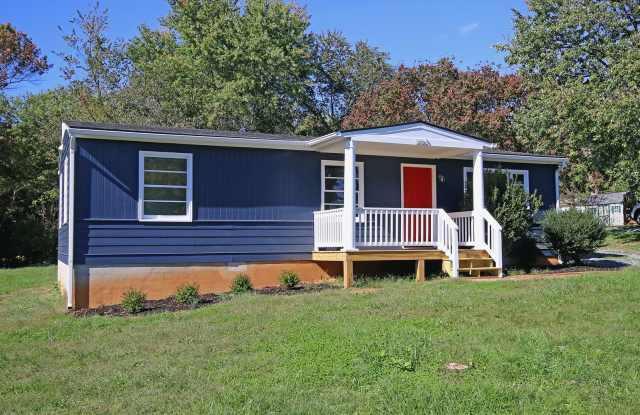 Updated Small Pet-Friendly Crozet Home