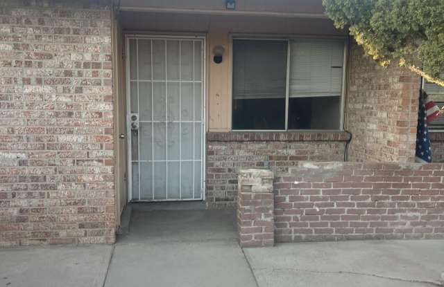 Photo of 2820 E Glen Drive unit: A/B