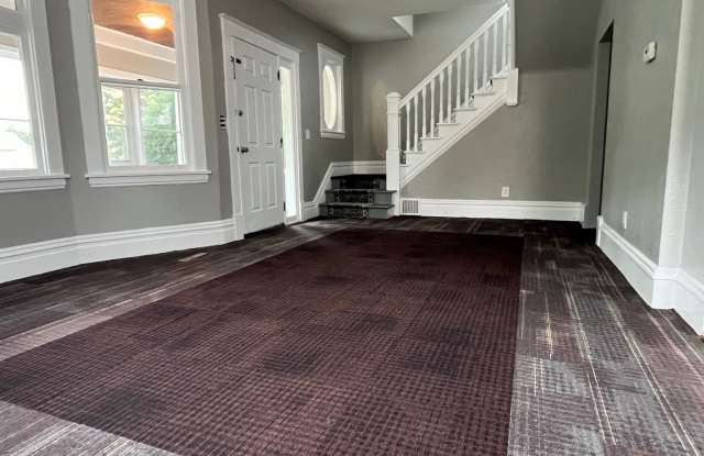 Amazing 3 Bedroom 1 Bathroom Home in West St. Paul