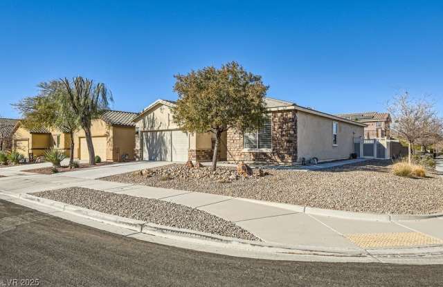 184 Crested Creek Avenue