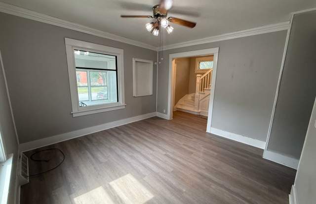 Spacious 4-Bedroom Home Close to Campus