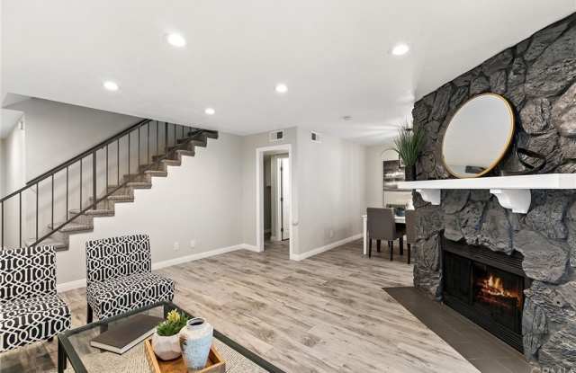 13724 Cordary Avenue