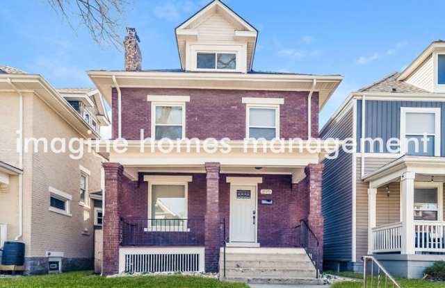 895 Linwood Avenue