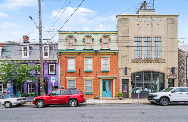 36 W Pomfret St