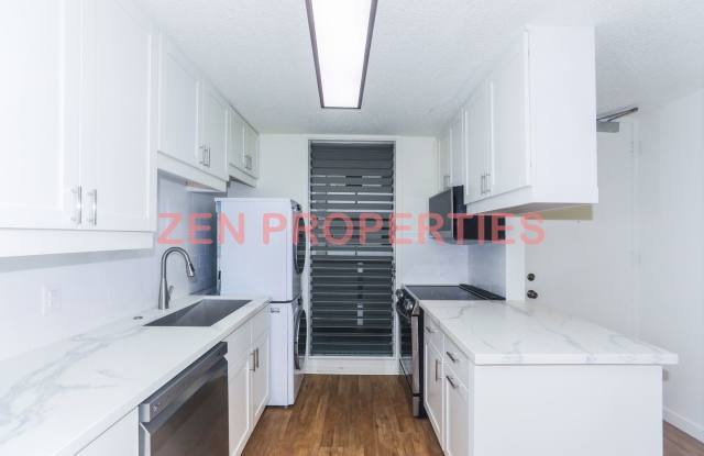 a 2 bedroom, 1.5 bath condo for rent at Kapiolani Townhouse