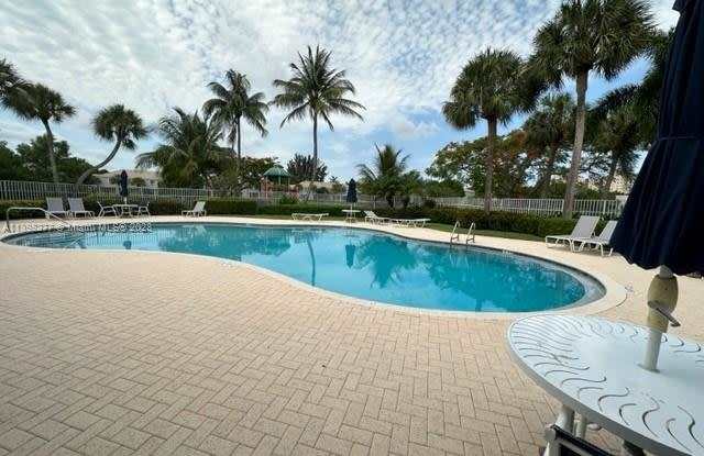 5191 Palmbrooke Cir - 5191 Palmbrooke Circle, West Palm Beach, FL 33417