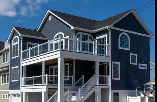 32 Silver Beach Road