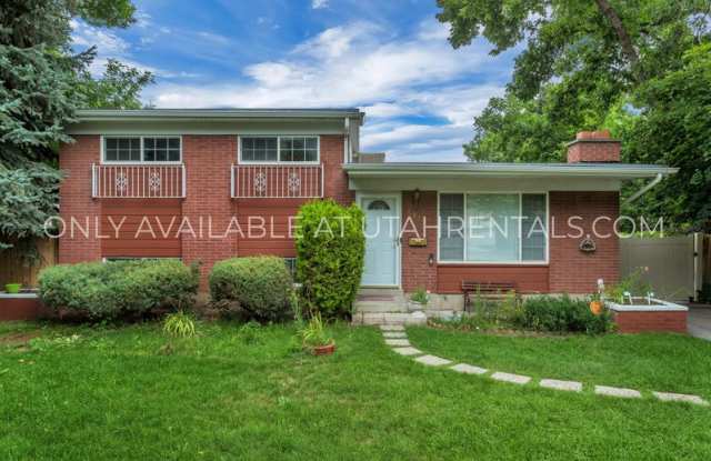 4270 S Monarch Way
