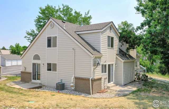 Spacious, Light-Filled Townhome in Fort Collins | 4-Bedroom Available This August
