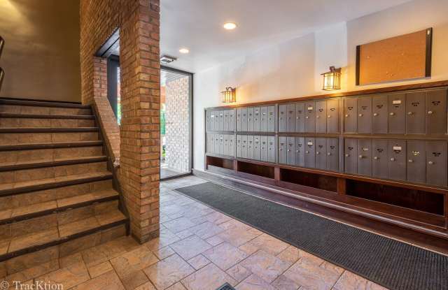 1833 FOUR LAKES Avenue