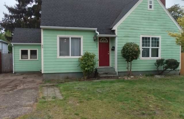 2000 Market St NE