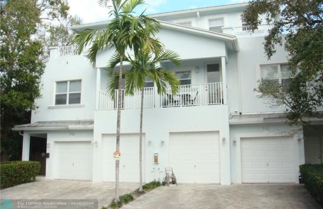 712 SW 9th Ter - 712 Southwest 9th Terrace, Fort Lauderdale, FL 33315