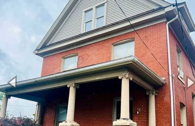 Photo of 2 Bedroom 1 Bath Renovated Apartment