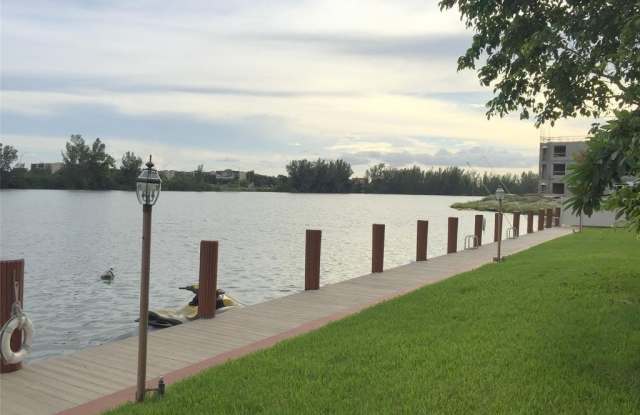 1100 Crystal Lake Dr