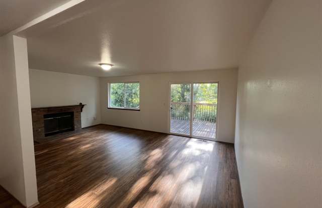 3809 Maple Avenue