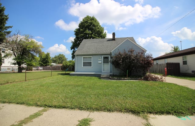 27070 Lawnwood St - 27070 Lawnwood Street, Roseville, MI 48066