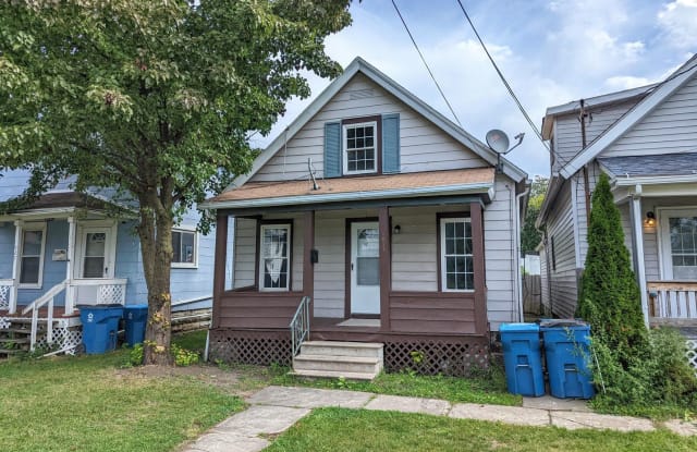 1033 Washington Avenue - 1033 Washington Avenue, Lorain, OH 44052