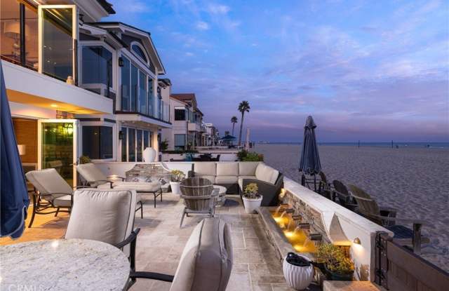 6702 W Oceanfront