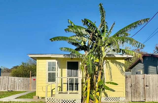 Photo of 2 Bedroom / 1 Bath Rental – Southside Neighborhood