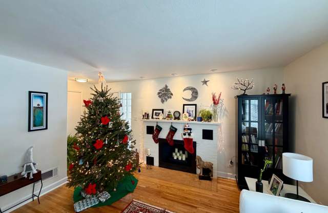 Photo of 3 Bed 1.5 Bath Single Family Home in Scholfield