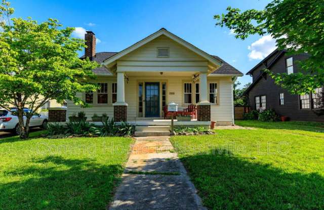 Photo of 1806 Russell Street