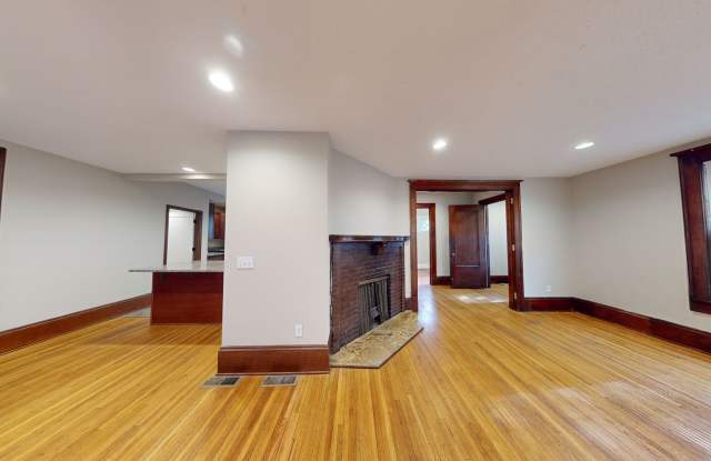 Affordable 6-Bedroom3 bath House Close to U of M Campus