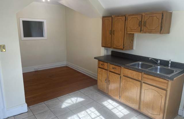 219 Montague Street - 5