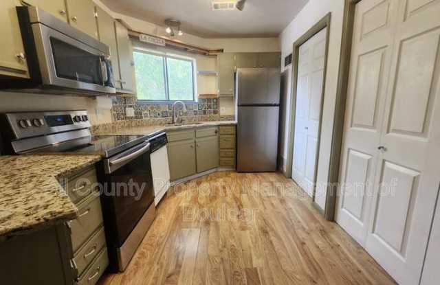 4915 Twin Lakes Road