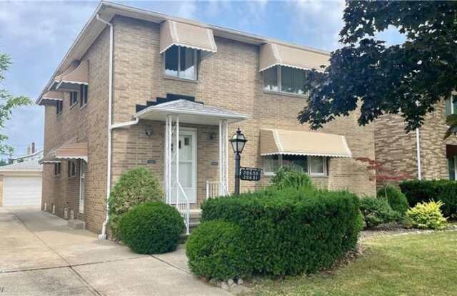 Photo of 20653 Lakeshore Boulevard