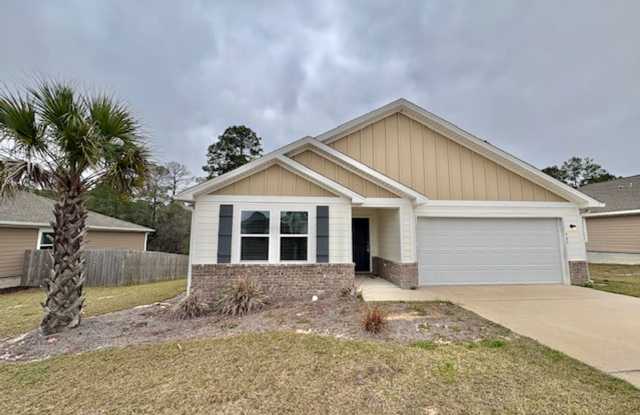 462 Whispering Creek Avenue Freeport, FL 32439