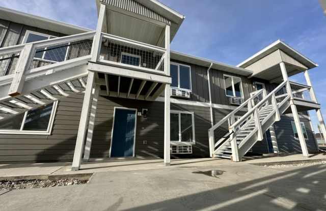 3189 Queen Anns Street - 2