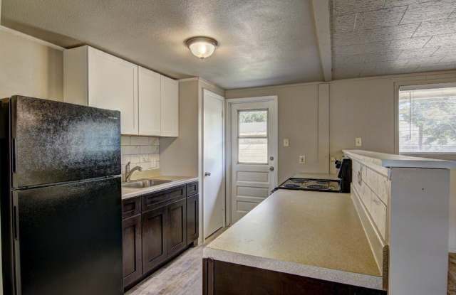 1202 Baywood