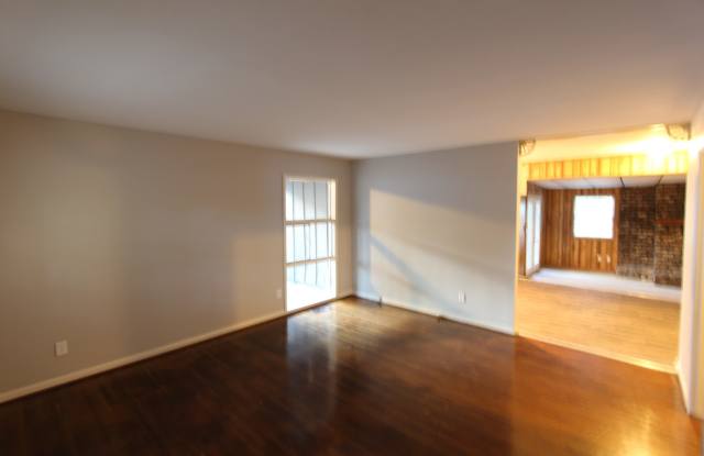 Great House with Fresh New Updates!! Better Hurry!!