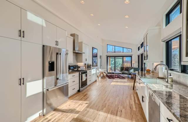 Downtown Louisville 3-BDR Fully Furnished Gem