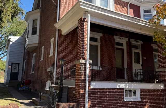 Photo of 33 E 4TH Street