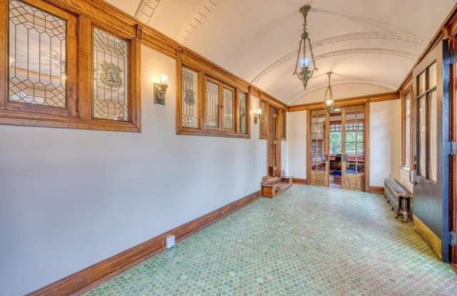 103 3rd Avenue North