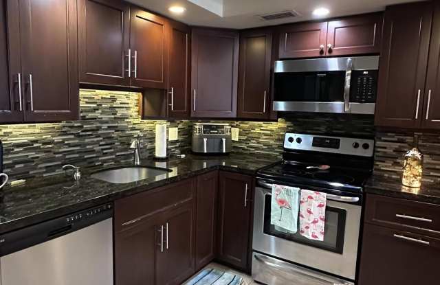 3121 NE 51st Street