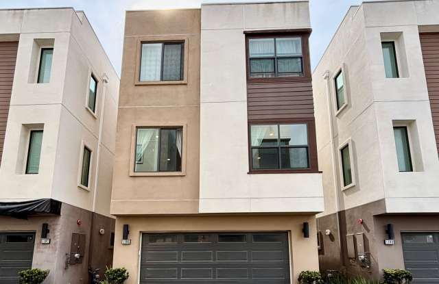 1105 Canal | Coastal Living Elevated at Shoreline | Yearly Furnished Rental