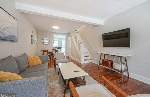 1407 S CLARION STREET