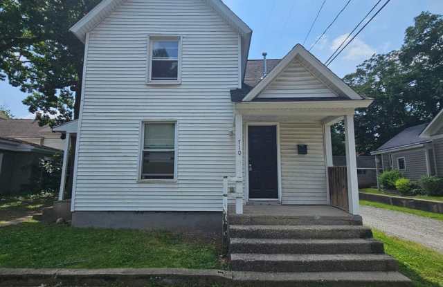 2 bed 1 bath upper unit